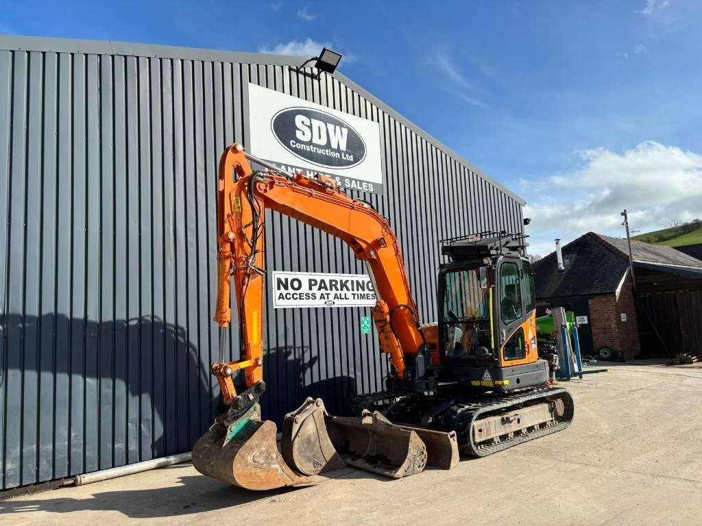 Doosan DX 85 R Midi excavators  7t - 12t
