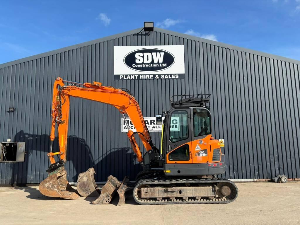 Doosan DX 85 R Midi excavators  7t - 12t